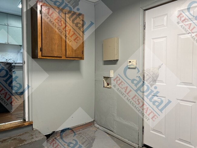 Building Photo - Cozy Cottage
