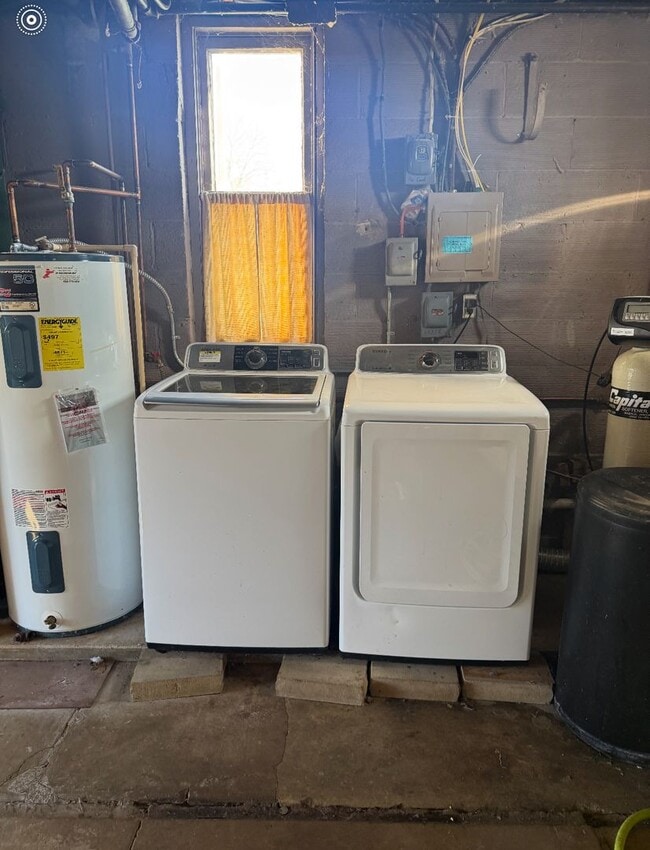 Building Photo - 103 E Park Ln