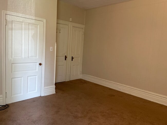 Building Photo - 227 Nevin St