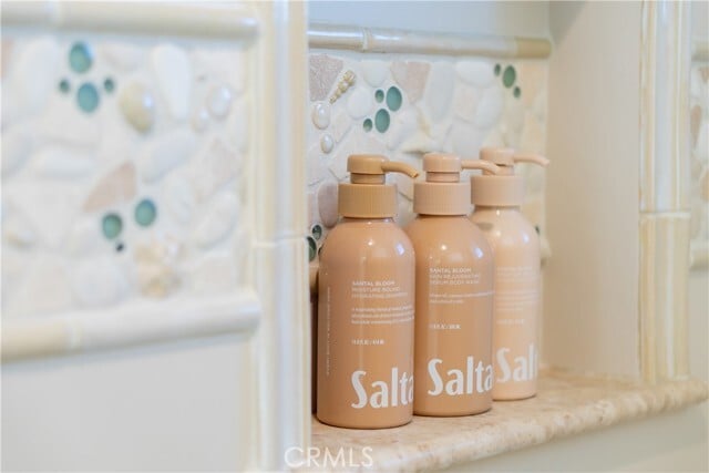 Building Photo - 2192 Crestview Dr