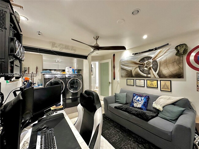 Building Photo - 8371 SW 124th Ave.