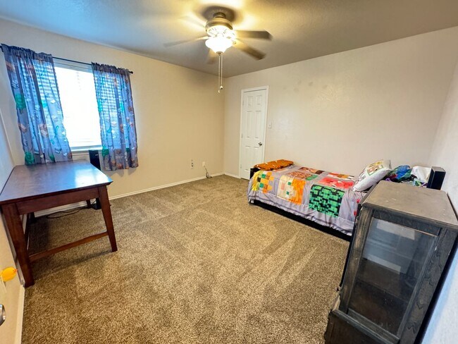 Building Photo - 4-Bedroom House for Rent in Killeen