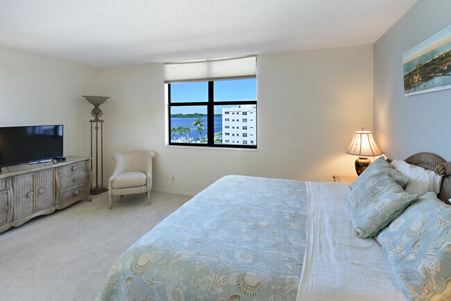 Building Photo - 2860 S Ocean Blvd