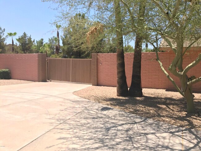 Building Photo - 12018 N Hayden Rd