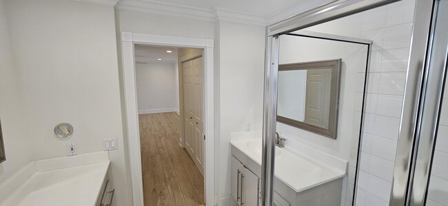 Building Photo - 305 Brier Cir