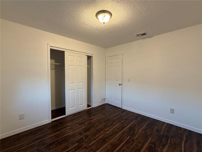 Building Photo - 6918 Edgefield Ln