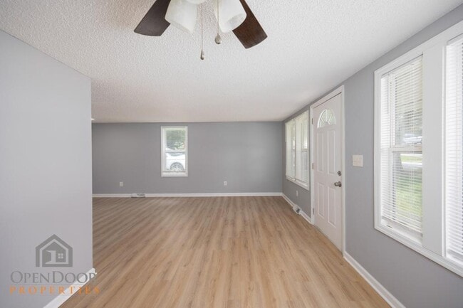 Building Photo - 530 S 71st St