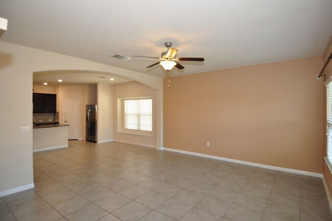 Building Photo - Washer Dryer and Refrigerator included - G...