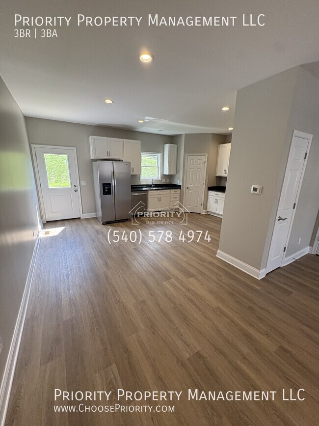Building Photo - 751 Zephyr Dr