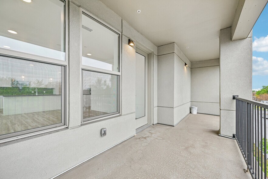Building Photo - 2899 W 52nd Ave