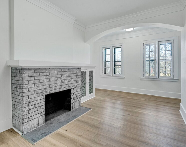 Building Photo - 250 Meigs St