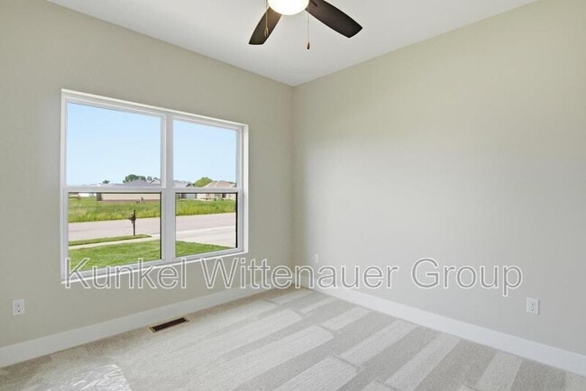 Building Photo - 837 Bushwood Way