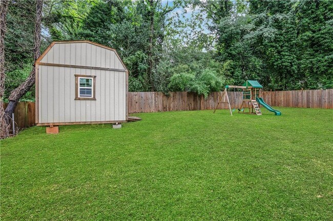 Building Photo - 3436 Pinehill Dr