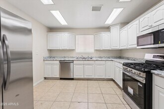 Building Photo - 735 E South Mountain Ave