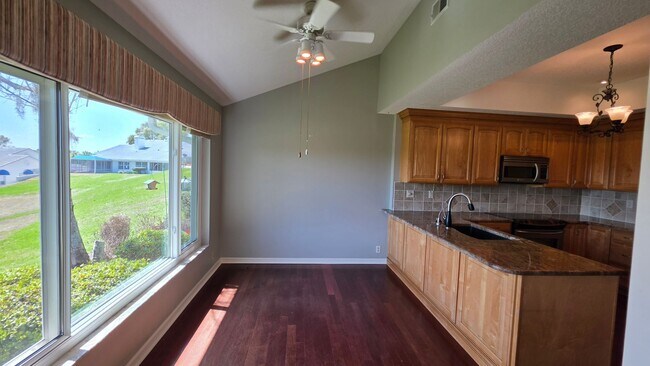 Building Photo - Golf Course Living in a Gated Harbor Hills Country Club – Lady Lake, FL