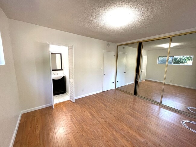 Building Photo - Newly Remodeled 3BD/1.5BA Duplex in Culver City!