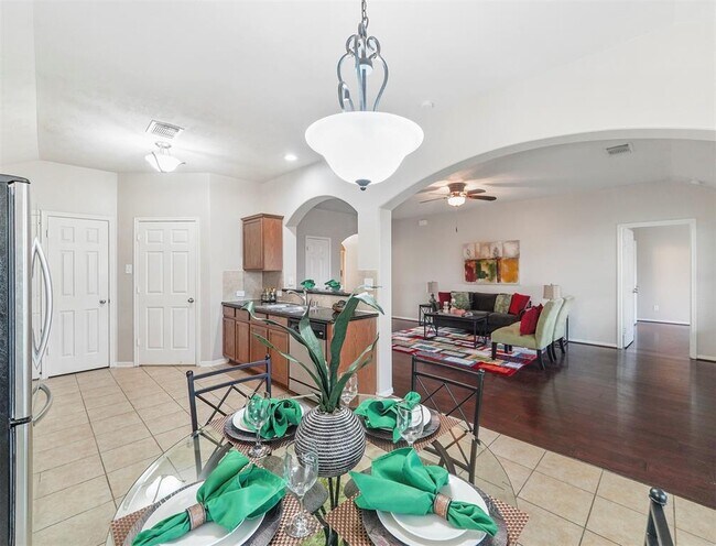 Building Photo - 25110 Hazel Ranch Dr
