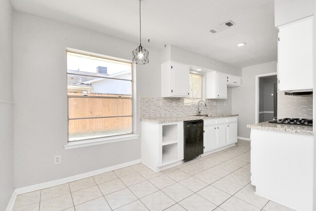 Building Photo - 11310 Sagewind Dr
