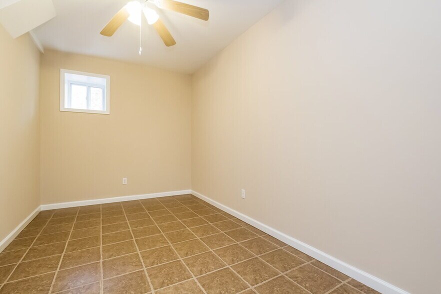 Building Photo - 3885 Dollar Cir