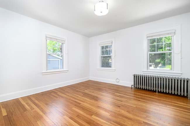 Building Photo - 20 Scofield Pl