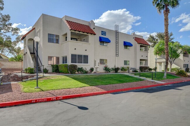 Building Photo - Move-In Ready Condo Near Summerlin!