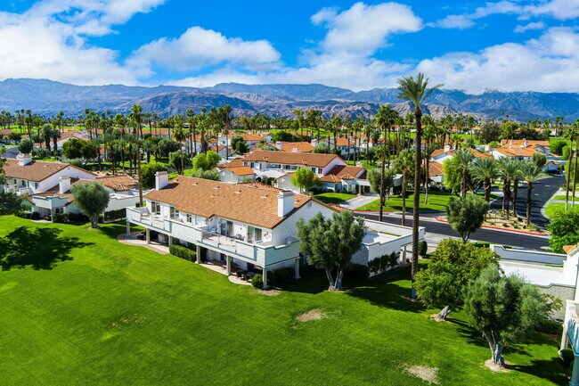 Building Photo - 270 Vista Royale Cir E