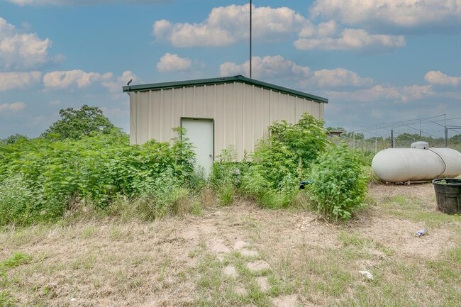 Building Photo - 331743 E 1020 Rd