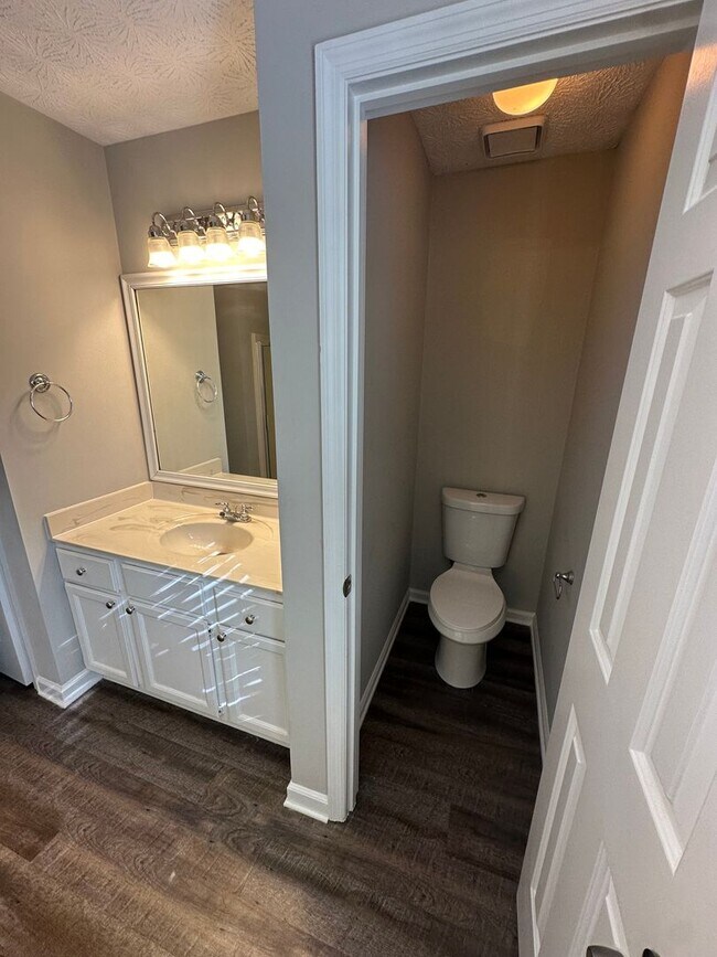 Building Photo - Beautiful Kennesaw Home For Rent!