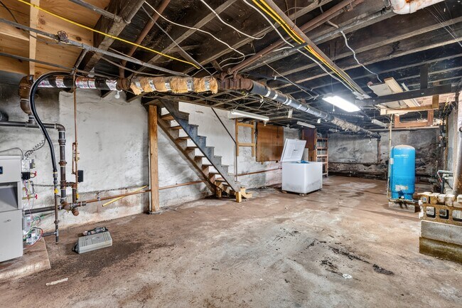 Building Photo - 130 Bridge St