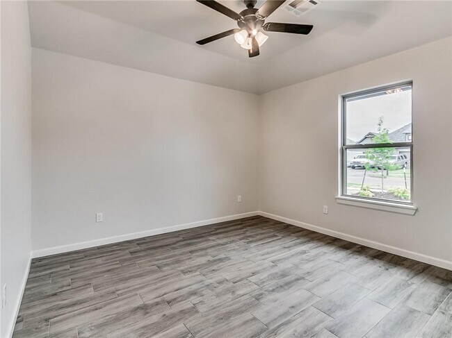 Building Photo - 16705 Monroe Dr