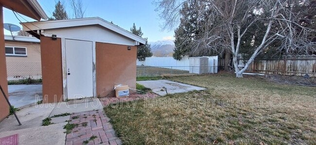 Building Photo - 460 N 1200 W