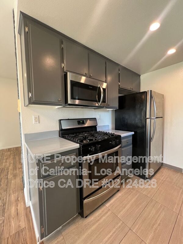 Building Photo - 11905 Avon Way