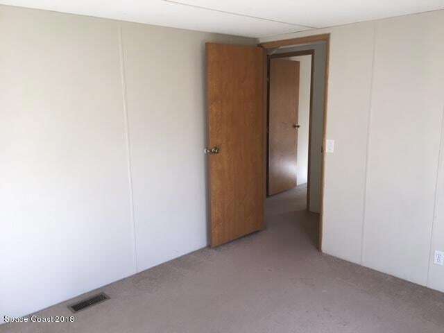 Building Photo - 1617 Ridge Dr