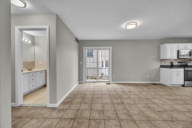 Building Photo - 26 Roger Ave