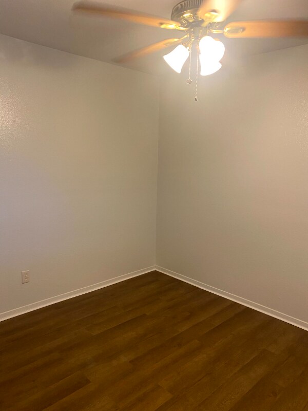 Building Photo - 206 N Pine Ave