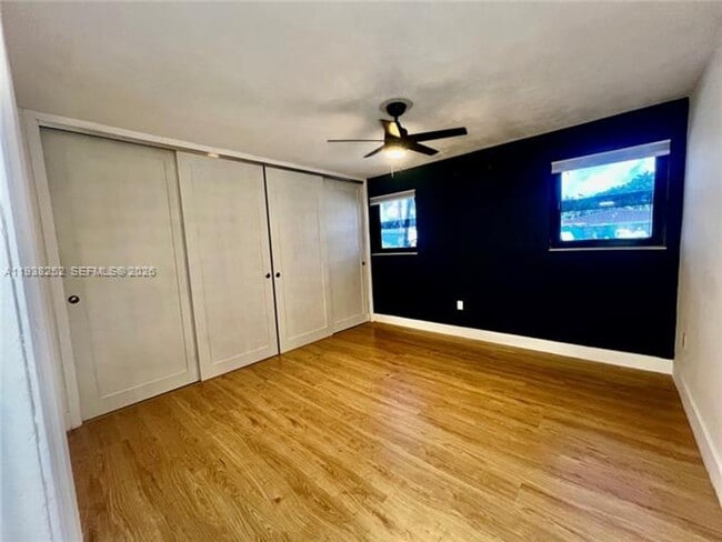 Building Photo - 3522 SW 25th St