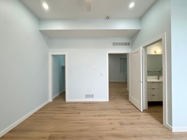 Building Photo - 517 Gillis St