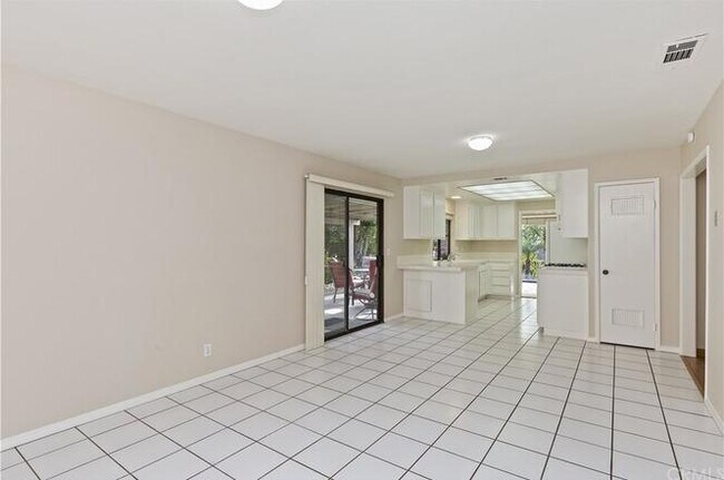 Building Photo - 1364 Orchard Cir