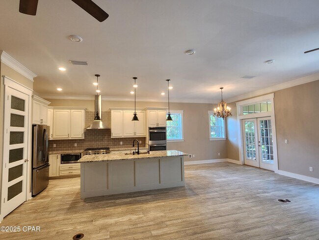 Building Photo - 3816 Mariner Dr
