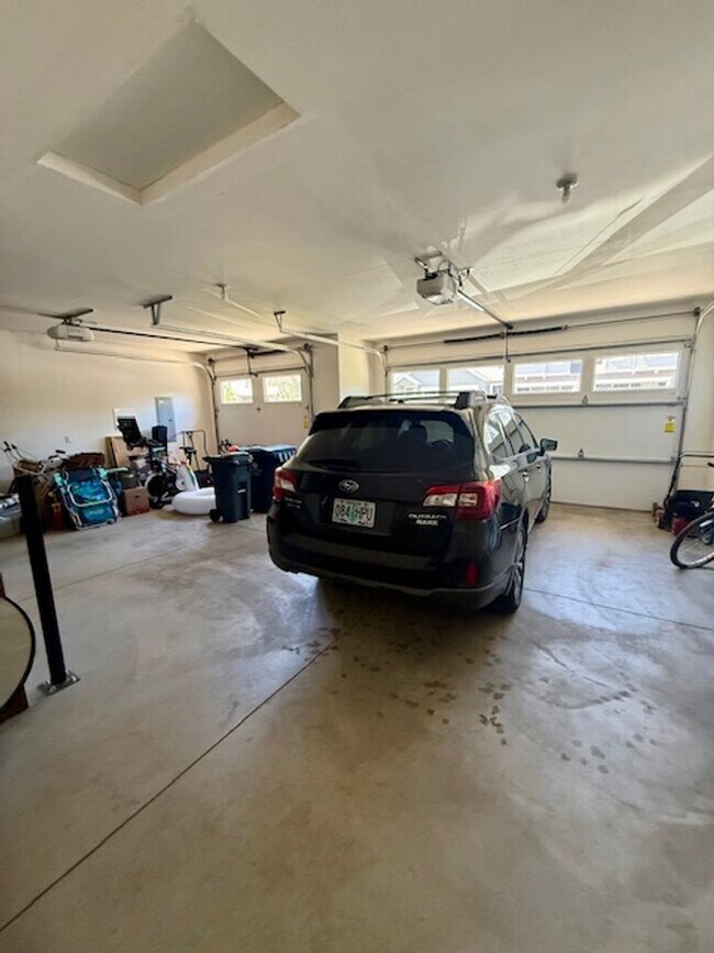 Building Photo - Luxury Single-Level Home with 3-Car Garage...
