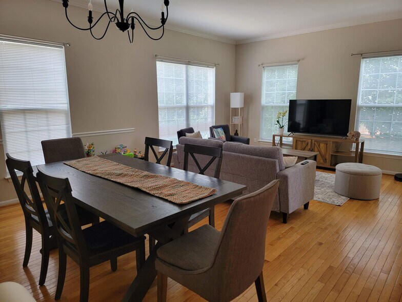 Livingroom & Dining - 4614 Buckhorn Rdg
