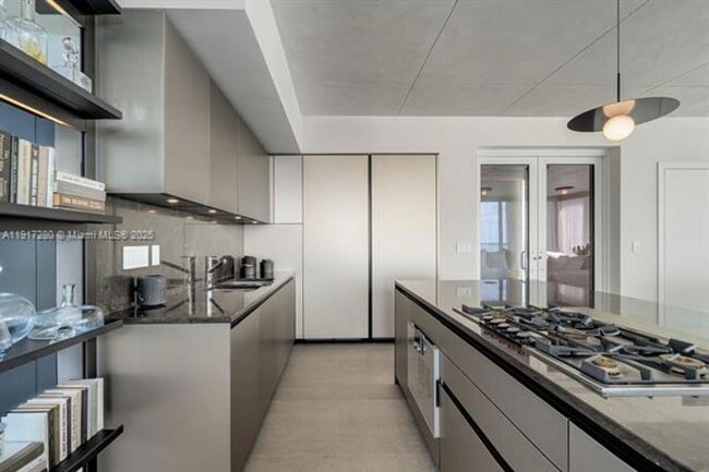 Building Photo - 4701 Meridian Ave