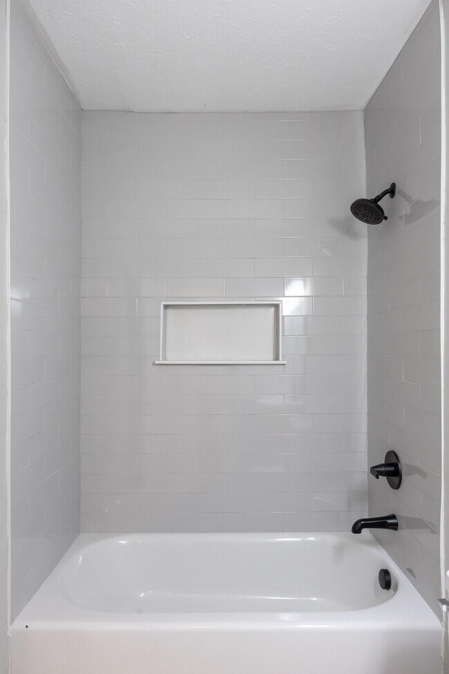 Building Photo - 5350 Slayton Ave