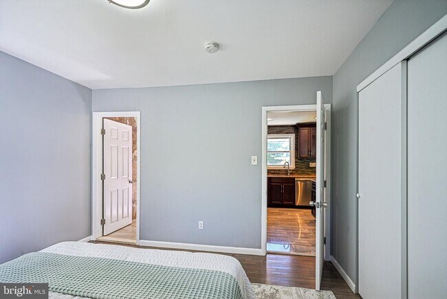 Building Photo - 144 E Arbor Ave