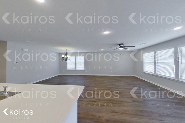 Building Photo - 11 Cottage Grove Dr
