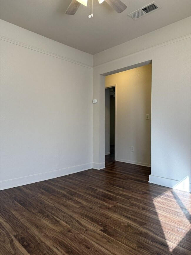 Building Photo - 45w26th