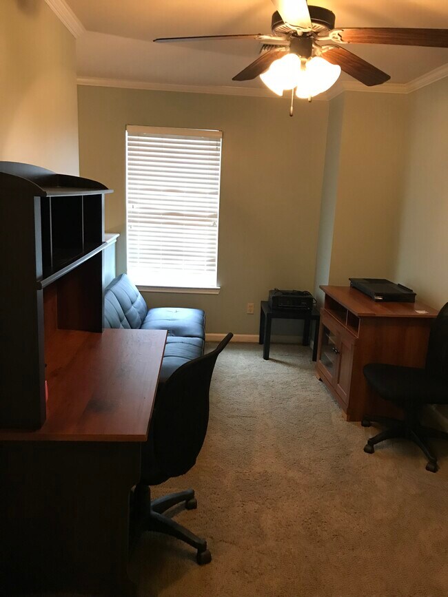 Loft - 111 Deraney Ln