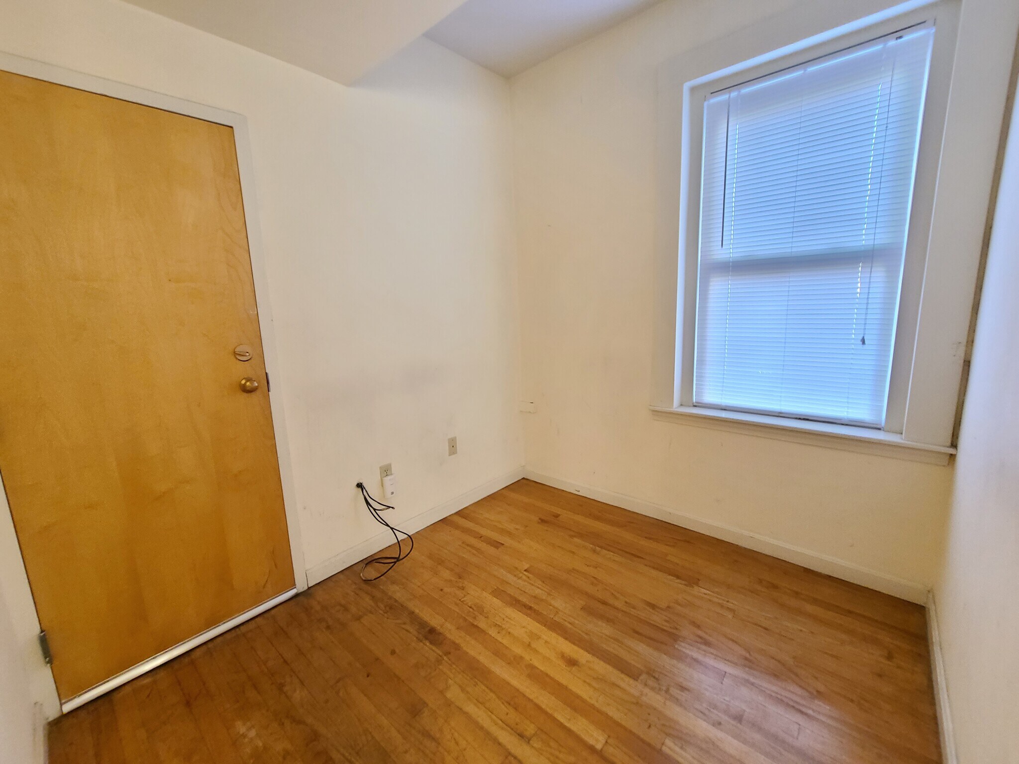 Building Photo - 1402 Beacon St