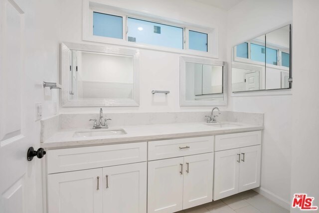 Building Photo - 1851 W 81st St