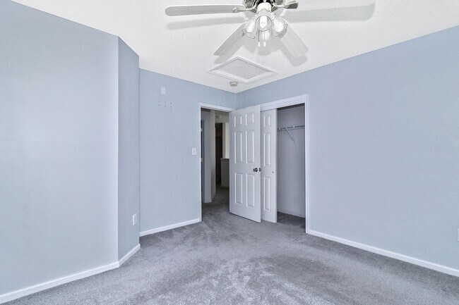 Building Photo - Beautiful 5 bedroom home in Grassfield Area of Chesapeake, VA